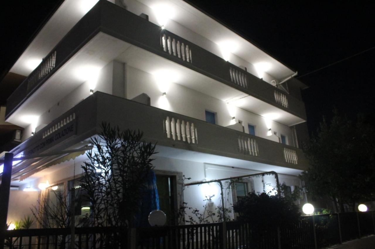 Hotel Tuo Mare Silvi Marina Esterno foto