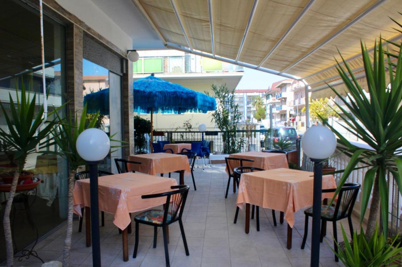 Hotel Tuo Mare Silvi Marina Esterno foto