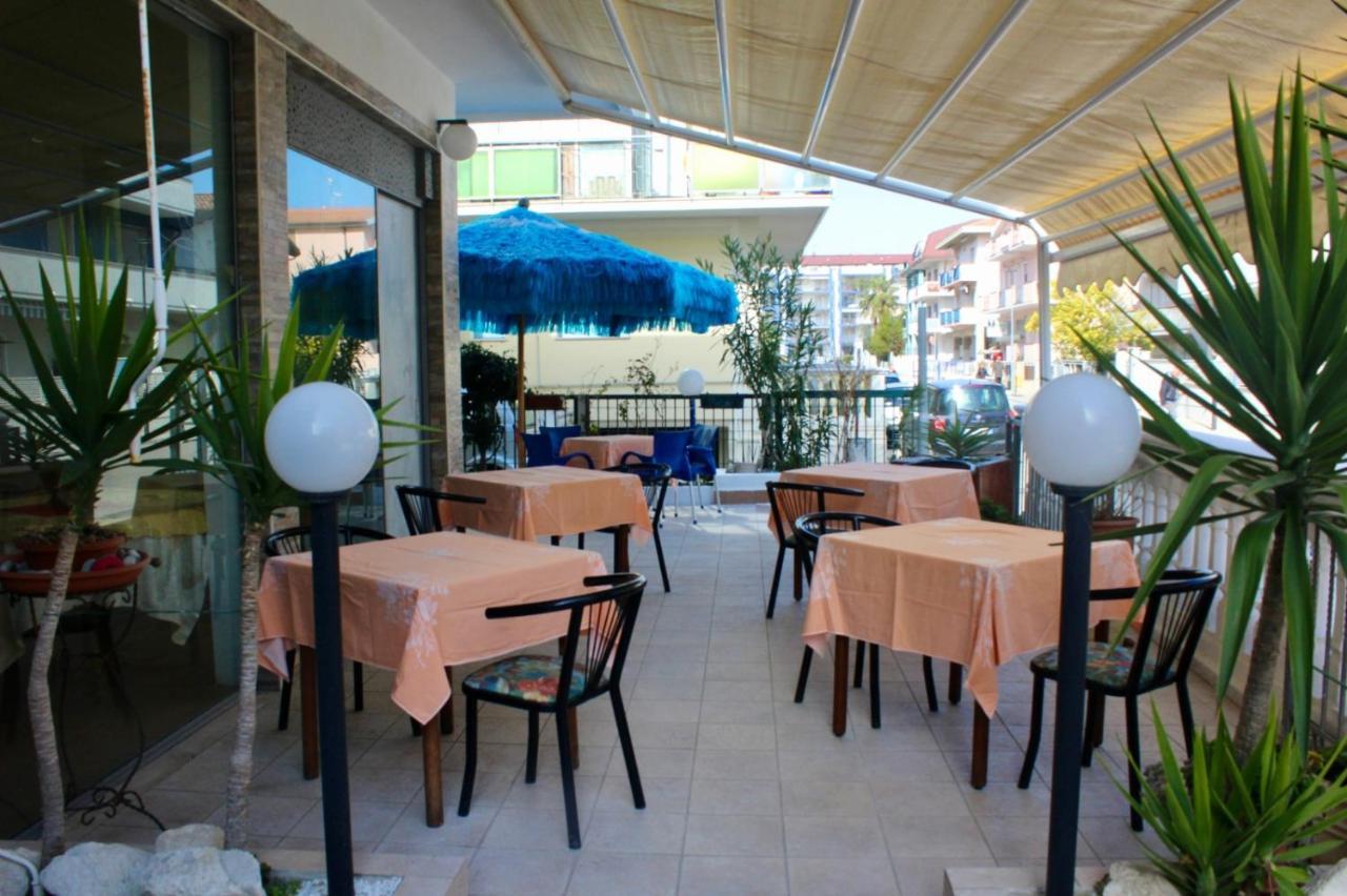 Hotel Tuo Mare Silvi Marina Esterno foto